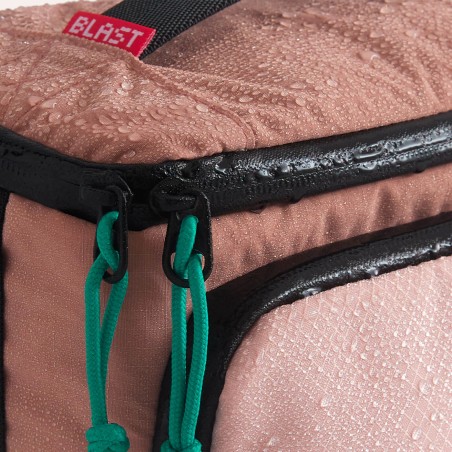 Trousse de toilette suspendue 4,5L BLAST - Rose - zoom fermeture