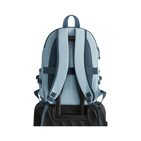 Pack Voyage 25L ouverture 180° SOAR - Bleu Ciel - Vue de dos posé sur une valise